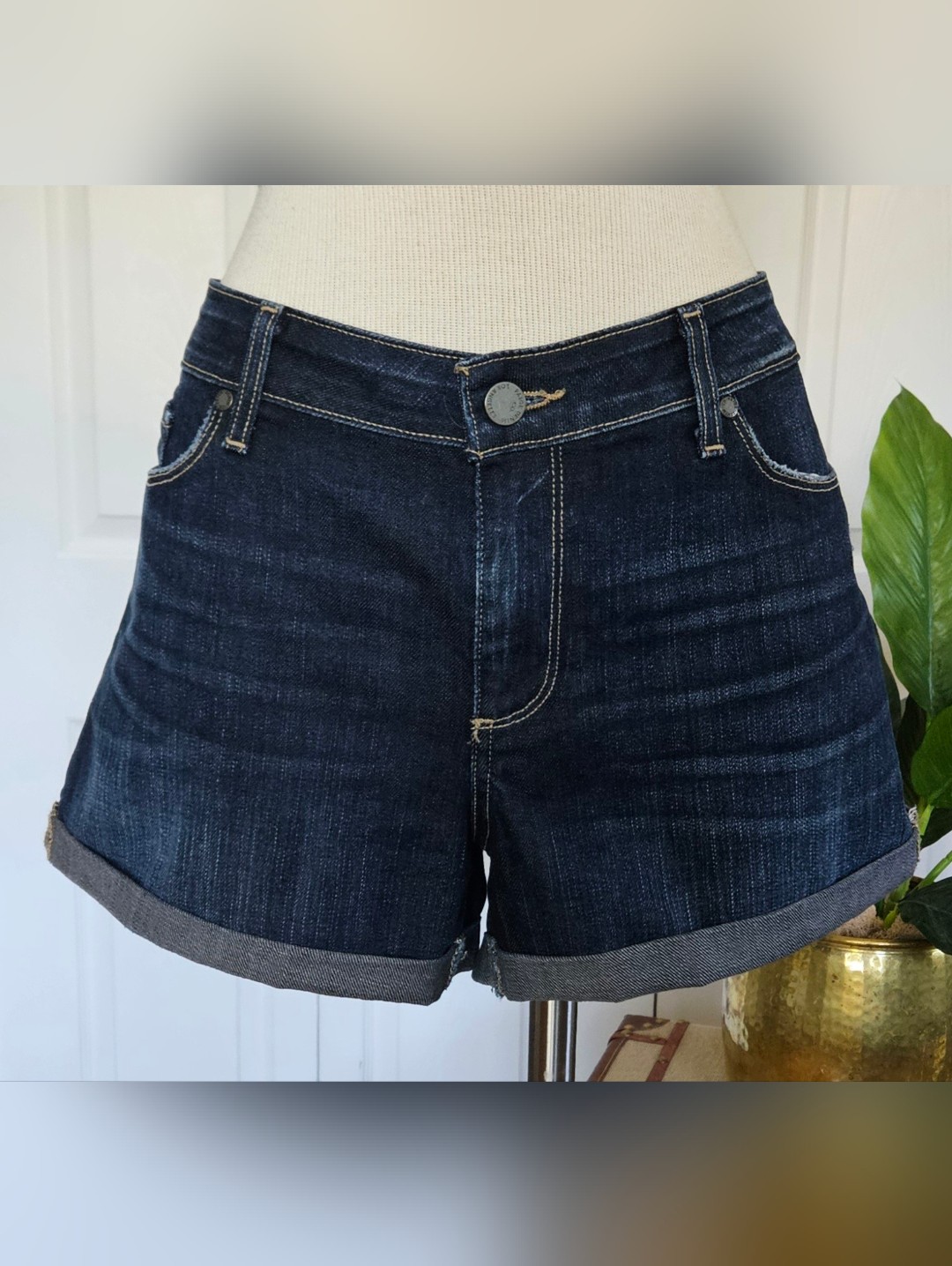 Paige Jimmy Jimmy Size 32 Cuffed L, Relaxed, Flattering, Boyfriend Denim Shorts.